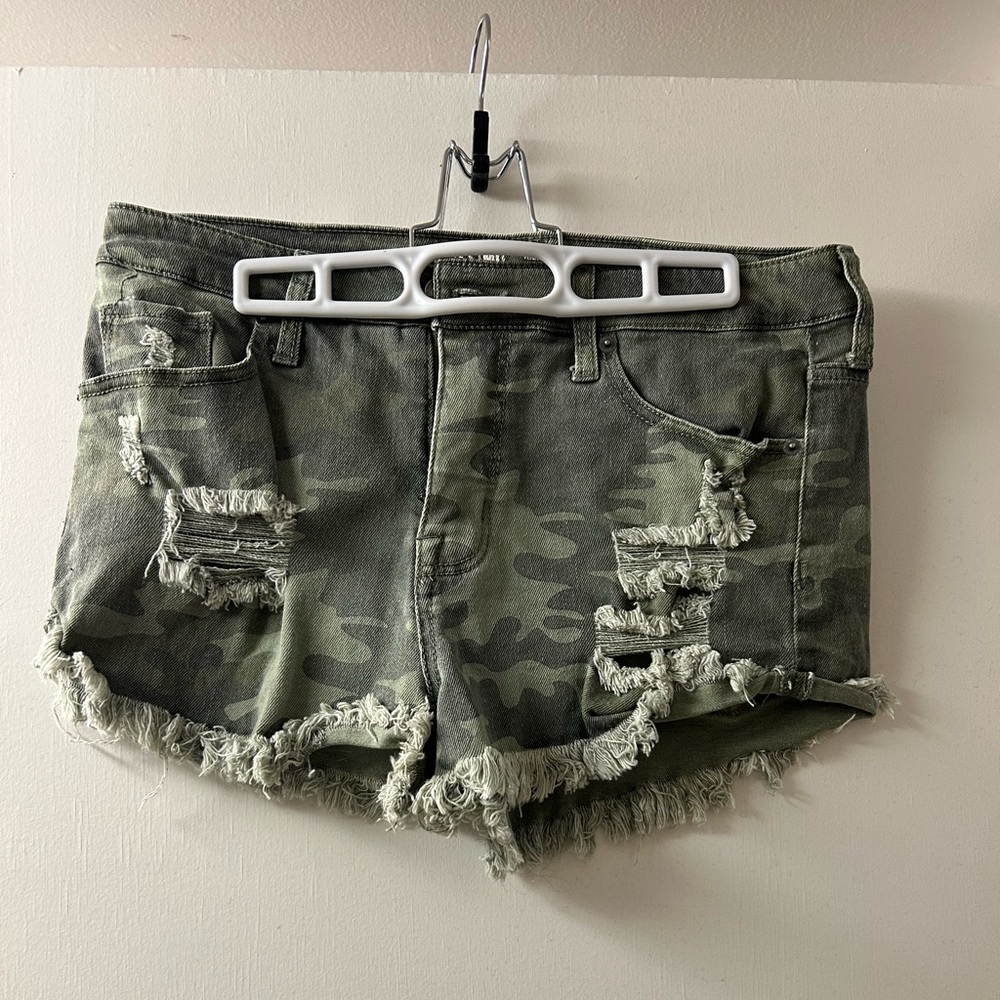 Mossimo Supply Co. High Rise Short in Army Fatigue